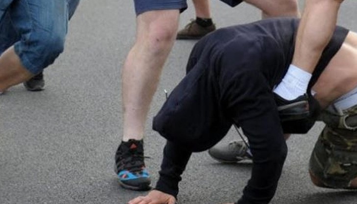 Среднощен бой окървави Студентски град миналата нощ /снимката е илюстративна/ Среднощен бой окървави Студентски град миналата нощ /снимката е илюстративна/