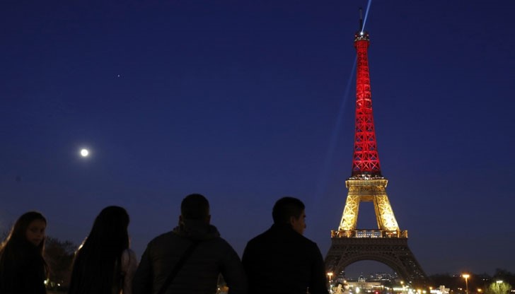 По този начин Франция направи жест на солидарност с жертвите на атентатите в Брюксел