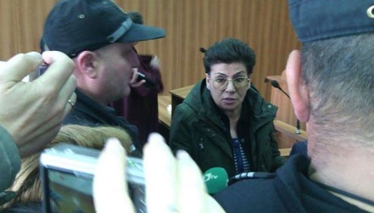Кървавата Иванка Ройкова от село Брани поле се появи в пловдивския съд днес, където гледат мярката й за неотклонение