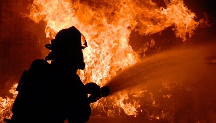 На място се вижда един екип на пожарна На място се вижда един екип на пожарна