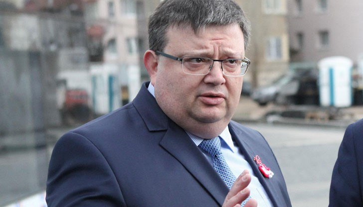 В периода 2007 – 2009 г. Илия Илиев е бил общински съветник, но чрез подставени лица контролирал три търговски дружества В периода 2007 – 2009 г. Илия Илиев е бил общински съветник, но чрез подставени лица контролирал три търговски дружества