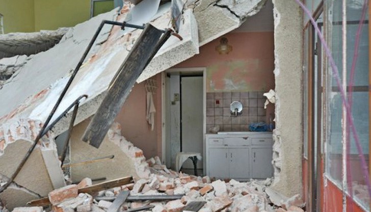 Съседи чули страшен тътен, след което се разбрало, че домът на техния комшия се е сринал напълно /снимката е илюстративна/