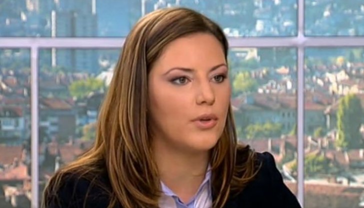 Ива без да иска си ударила главата, след което й станало зле Ива без да иска си ударила главата, след което й станало зле