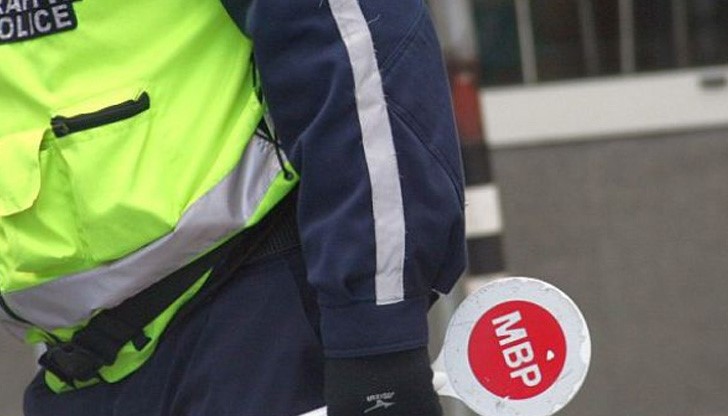 Мъжът е управлявал "Рено Меган", когато го засича полицая Мъжът е управлявал "Рено Меган", когато го засича полицая