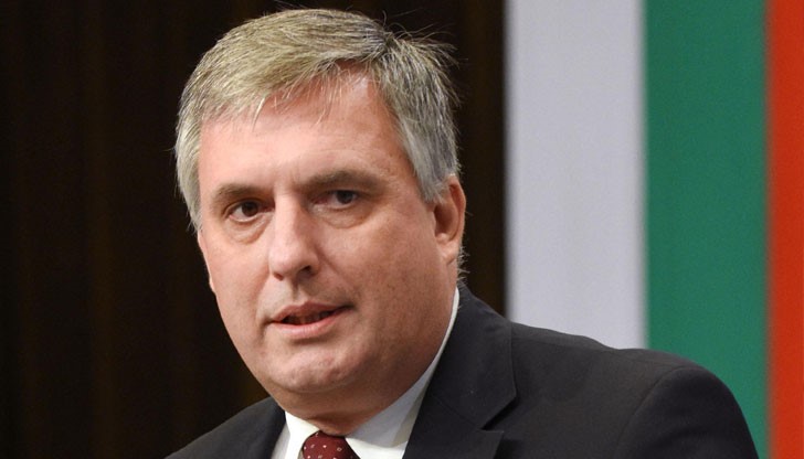 Справедливо е да преизчислим всички пенсии, но струва 3 млрд. лв. на година Справедливо е да преизчислим всички пенсии, но струва 3 млрд. лв. на година