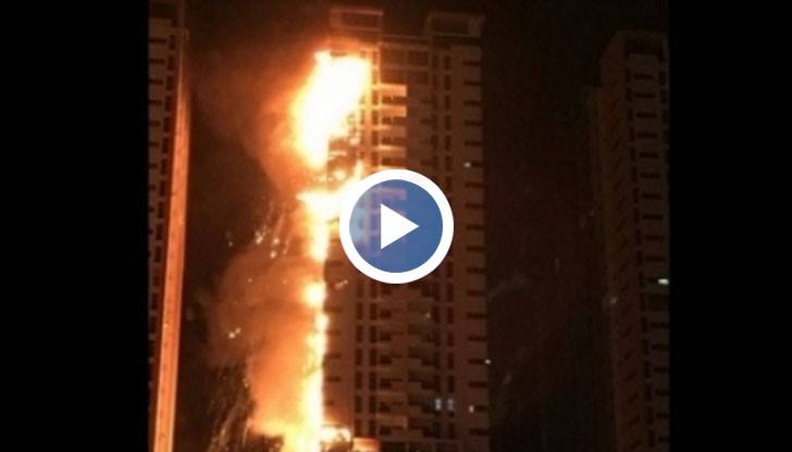 Евакуирани са всички жители на небостъргачите, за сега няма жертви
