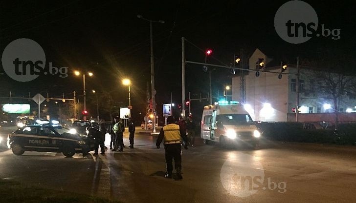 Полицията издирва шофьора на синьото "БМВ"