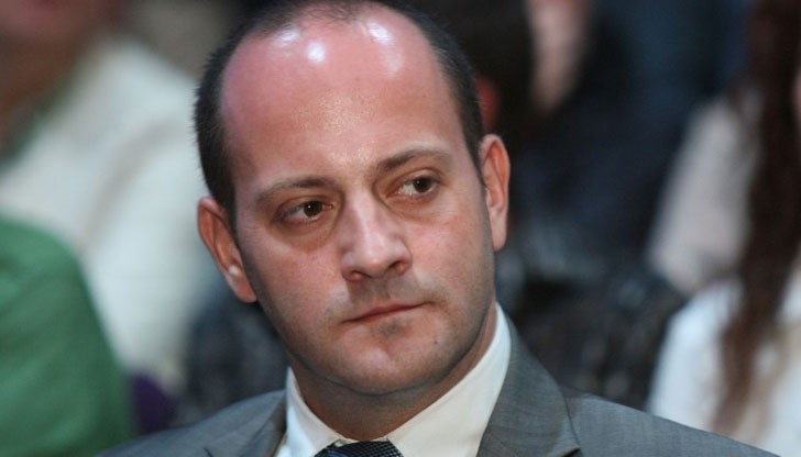 Напъните на ГЕРБ към ДСБ напоследък ми напомнят една забавна история от ранната ми адвокатска практика...