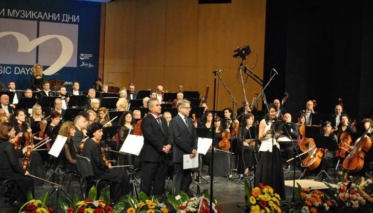 В неделя на престижната сцена ще се изявят най- добрите от 10-то издание на Международния конкурс Франц Шуберт – Русе 2015 В неделя на престижната сцена ще се изявят най- добрите от 10-то издание на Международния конкурс Франц Шуберт – Русе 2015