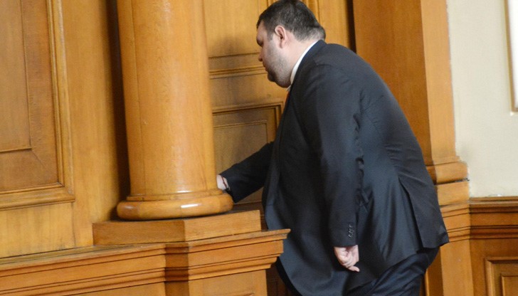 Считам за недопустимо, в държава членка на Европейския съюз, чрез натиск и негативни кампании да се унищожава бизнеса, заяви още Пеевски Считам за недопустимо, в държава членка на Европейския съюз, чрез натиск и негативни кампании да се унищожава бизнеса, заяви още Пеевски