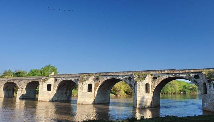 Дарителската сметка да бъде разкрита в средата на следващия месец