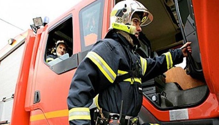 Множество инциденти вдигнаха на крак Пожарната в Русе през почивните дни
