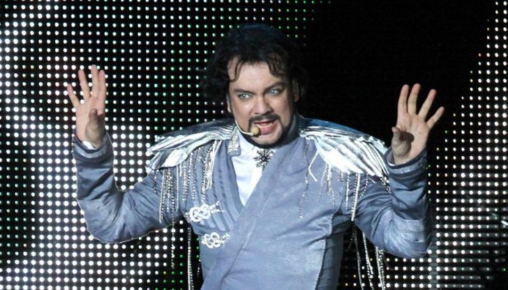 По думите на ясновидката Виктория Саратова популярният певец е станал жертва на черна магия По думите на ясновидката Виктория Саратова популярният певец е станал жертва на черна магия