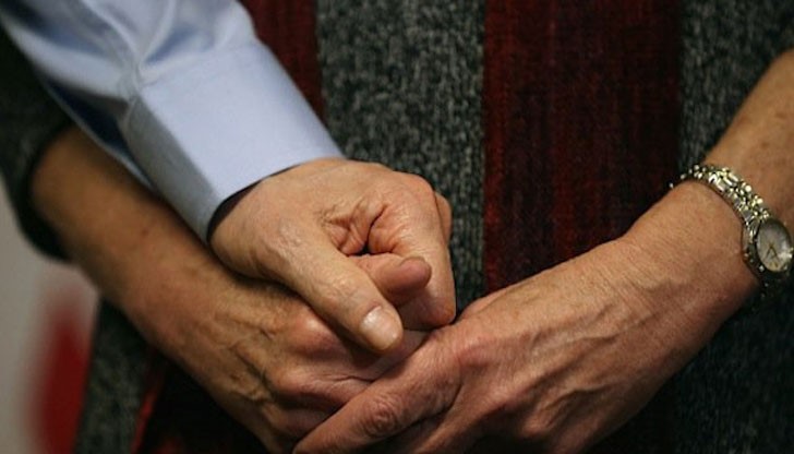 Заради палавите мераците на бабата за малко да умре дядото