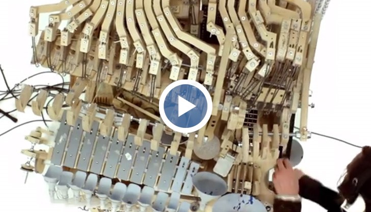 Музикалната машина на Мартин Молин е безспорен хит в интернет