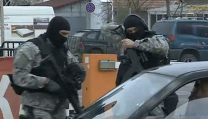 Спецчасти провеждат масирана полицейска операция в района на Централна гара Спецчасти провеждат масирана полицейска операция в района на Централна гара