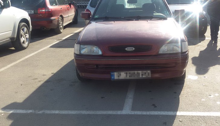 Паркиране на две паркоместа едновременно