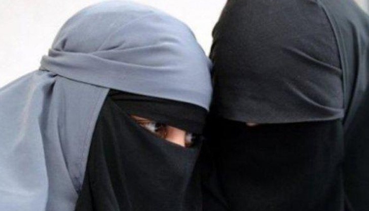 Един наръчник, който се разпространява от година в интернет, проправя пътя на стотици като нея към джихада