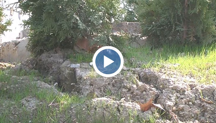 Отправихме запитване до Общината за причините за пропадането и какви мерки ще се вземат за възстановяване на терена