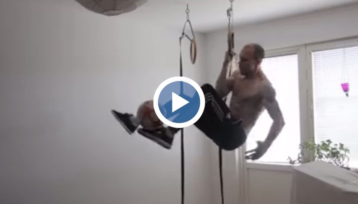 Жонглиране с топка на халки