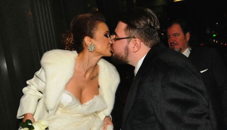 Мария, чиято моминска фамилия е Кирова, върти компаниите, поне на хартия, заедно със съпруга си Християн Мария, чиято моминска фамилия е Кирова, върти компаниите, поне на хартия, заедно със съпруга си Християн