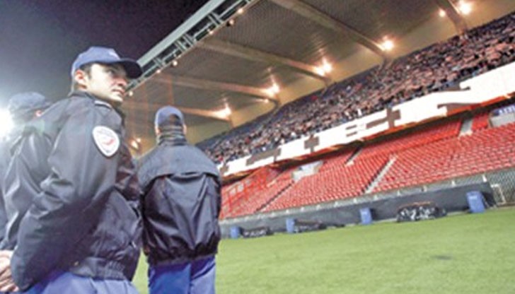 Вицепрезидент на УЕФА: Не изключваме възможността да се играят мачове при закрити врати