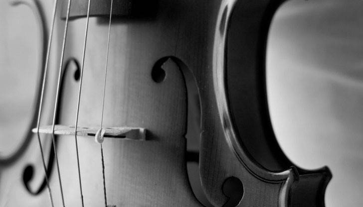 Основната мисия на кампанията е да набави необходимите средства за обновяване на музикалните инструменти на Националното училище по изкуствата „Проф. Веселин Стоянов“