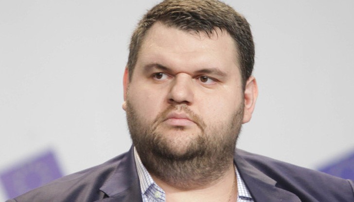 Аргументите му - "политически натиск и медийна кампания" Аргументите му - "политически натиск и медийна кампания"