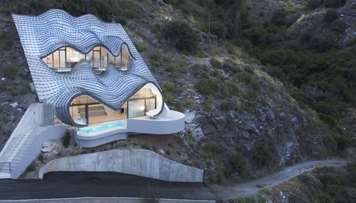 “Къщата на скалата” е притежание на испанско семейство