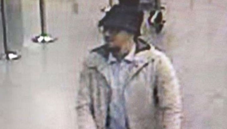 Белгийската полиция се обърна към гражданите с апел да й помогнат да намери информация за третия мъж от разпространената по-рано днес снимка