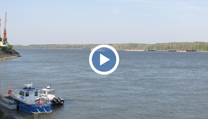 Реката все още не прелива, но вдига сериозно нивото си