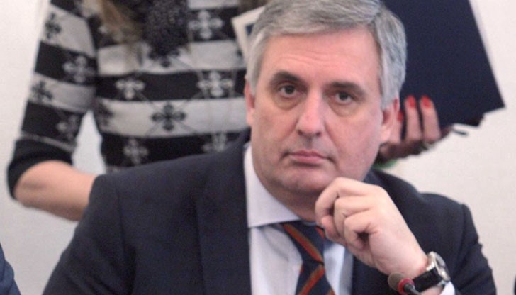 България се движи в една демографска тенденция, която е изключително негативна за страната и бъдещето ѝ България се движи в една демографска тенденция, която е изключително негативна за страната и бъдещето ѝ