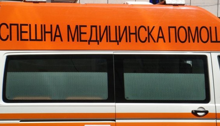 Докато каката я носила на ръце, при опита си да прескочи трап я изпуснала Докато каката я носила на ръце, при опита си да прескочи трап я изпуснала
