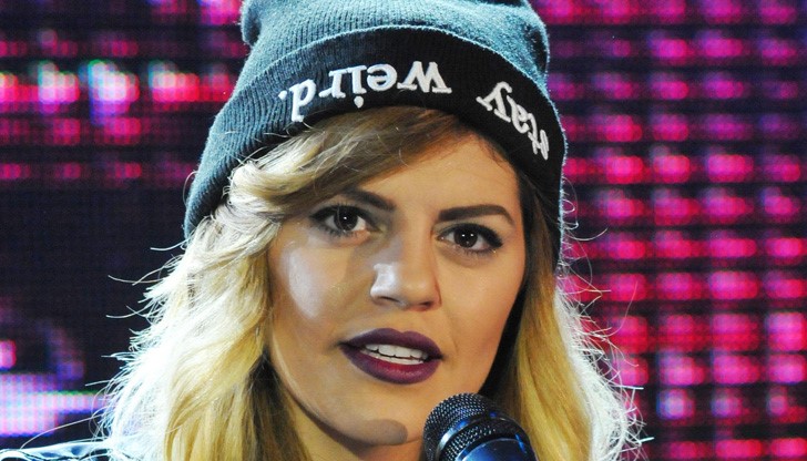 Повод за това се оказа снимка на изпълнителката, която тя си пусна от спалнята