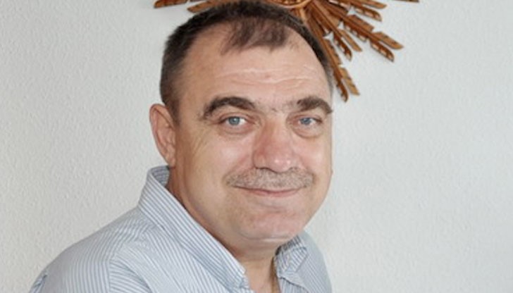 Перверзникът не бил моного трудолюбив под чаршафите и се засищал с 30-40 минути ласки Перверзникът не бил моного трудолюбив под чаршафите и се засищал с 30-40 минути ласки