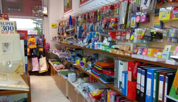 Находчиви баба и внучка джебчийки масово обират хора в монтански книжарници