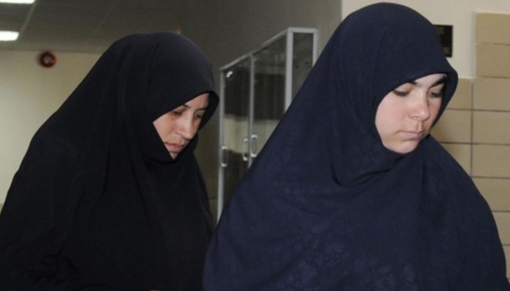 Присъстващите на общественото обсъждане по наредбите за забрана на бурките категорично подкрепиха забраната Присъстващите на общественото обсъждане по наредбите за забрана на бурките категорично подкрепиха забраната