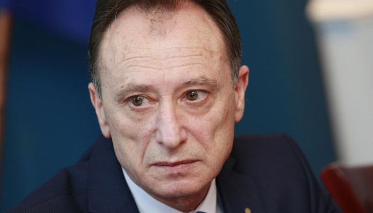 15 са арестуваните от Фонда за лечение на деца в чужбина, включително и шефа на фонда Павел Александров 15 са арестуваните от Фонда за лечение на деца в чужбина, включително и шефа на фонда Павел Александров