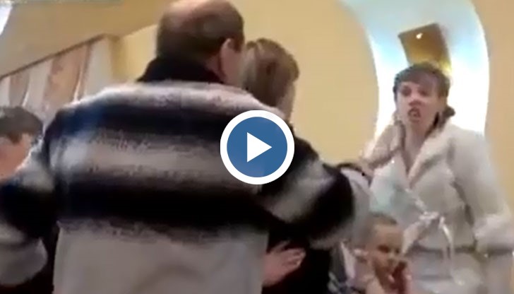 Свекър и снаха си спретнаха яко меле в разгара на сватбено тържество