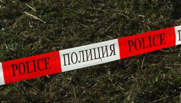 Пристигналите на мястото на огледа полицаи останали шокирани от жестоката кървава сцена
