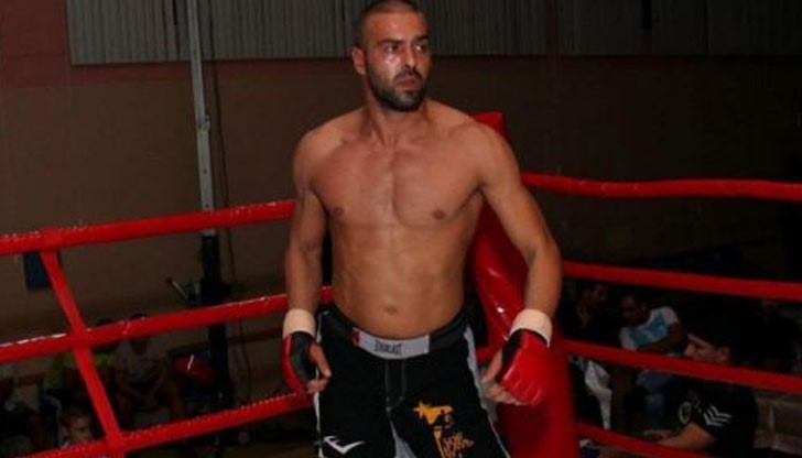 Боецът е обвинен, че набира момичета с цел развратна дейност Боецът е обвинен, че набира момичета с цел развратна дейност