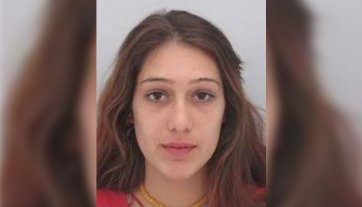 Шери Миладинова е висока около 170 см, с кестенява дълга коса и кафяви очи Шери Миладинова е висока около 170 см, с кестенява дълга коса и кафяви очи