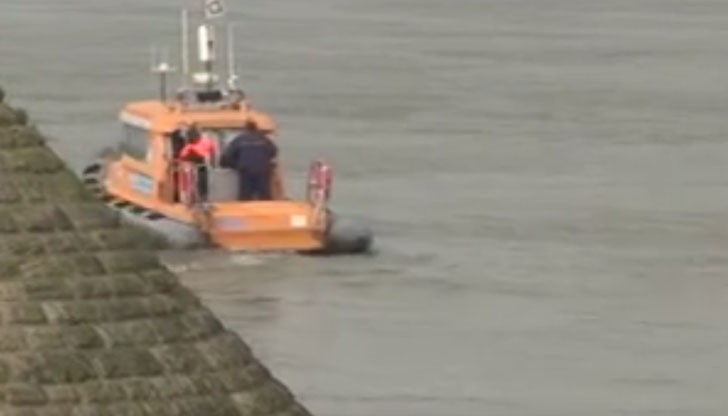 "Морска администрация" направили незабавна извършили проверка с катер по реката