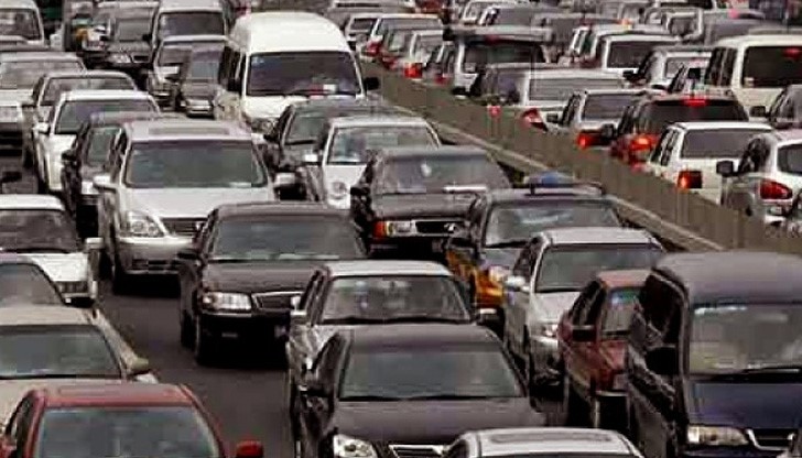 От днес започват ремонти на участъци от основни пътни артерии в страната, което ще доведе до затруднения в трафика