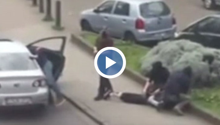 Любителски видеоклип показва ареста на един от петимата мъже, задържани при полицейска акция в Андерлехт по подозрение за съучастие в терористичните атаки