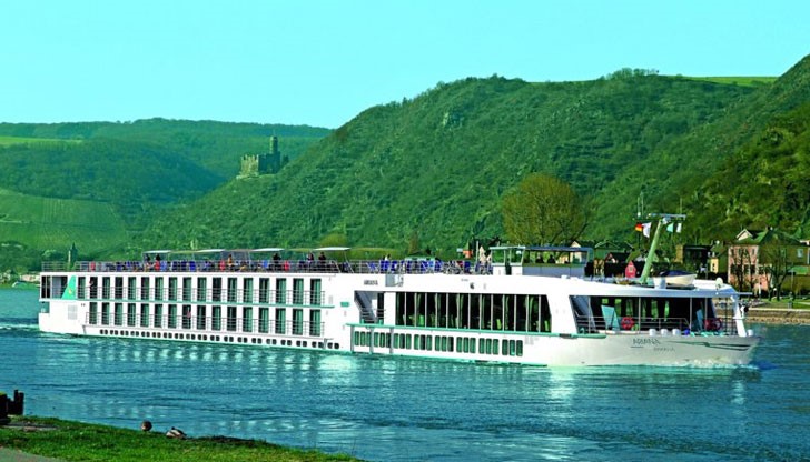 На борда на „Ариана” пътуват 150 немски туристи