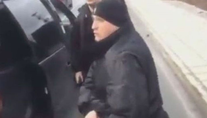 Колата е в отлично състояние с всички възможни екстри, твърди собственикът ѝ