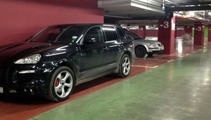 "Порше Кайен" е сред търсените модели, а кражбите ставали и на паркинг в моловете