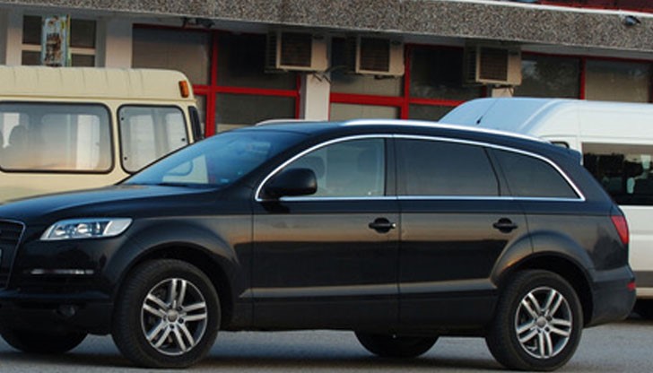 Инспектори на НАП започнаха проверки на фирми, собственици на 5500 лускозни автомобили, посочени от тях като служебни активи Инспектори на НАП започнаха проверки на фирми, собственици на 5500 лускозни автомобили, посочени от тях като служебни активи