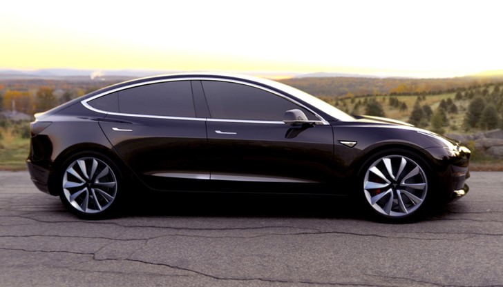 Tesla най-сетне показа публично своя най-нов автомобил - Model 3